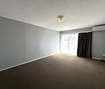 Centrally located 2 bedroom unit - Photo 4