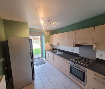 3 bedroom flat to rent - Photo 1
