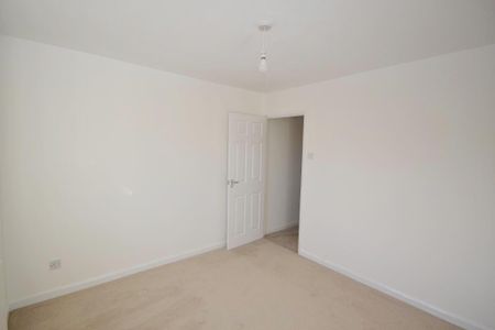 2 bedroom semi-detached house to rent - Photo 5