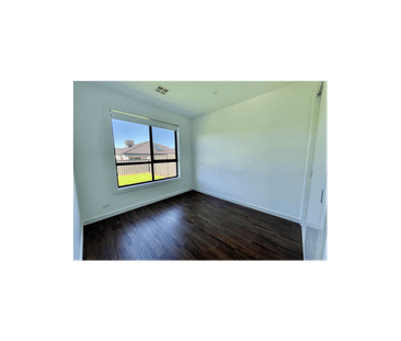 Beautiful home designed for comfort! - Photo 3