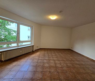 Renovierte 1,5 Zimmer mit Aufzug& EBK! - Foto 2