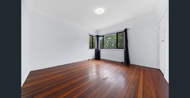 THREE BEDROOM FAMILY HOME IN INALA - Photo 1