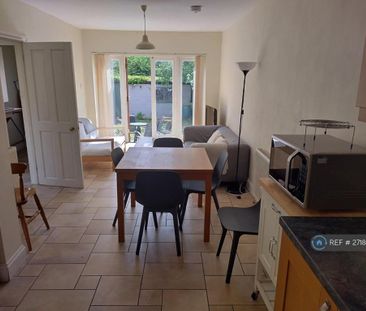 6 bedroom semi-detached house to rent - Photo 4