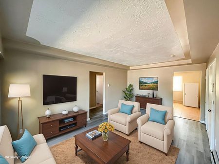 Hillside Place - Photo 2