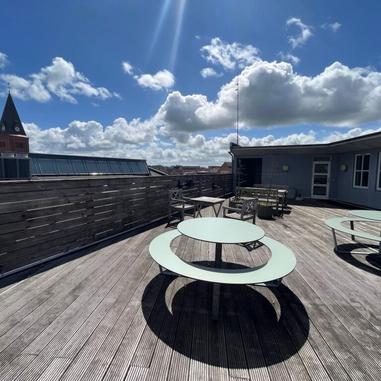 Lys 3 værelses med adgang til fælles tagterrasse – delevenlig - Photo 1