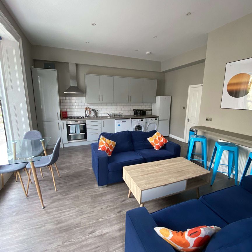 Joyful House Share in Brighton Room 3 - Photo 1