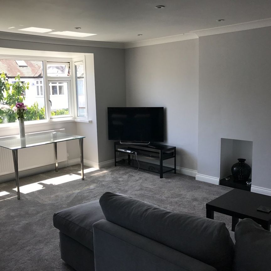 2 Bed Maisonette, Orchard Court, N2 - Photo 1