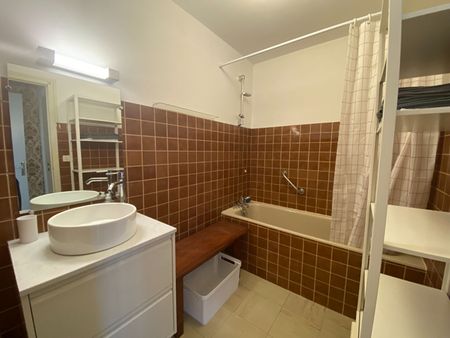 Location Appartement 2 pièces 49m² - Photo 5