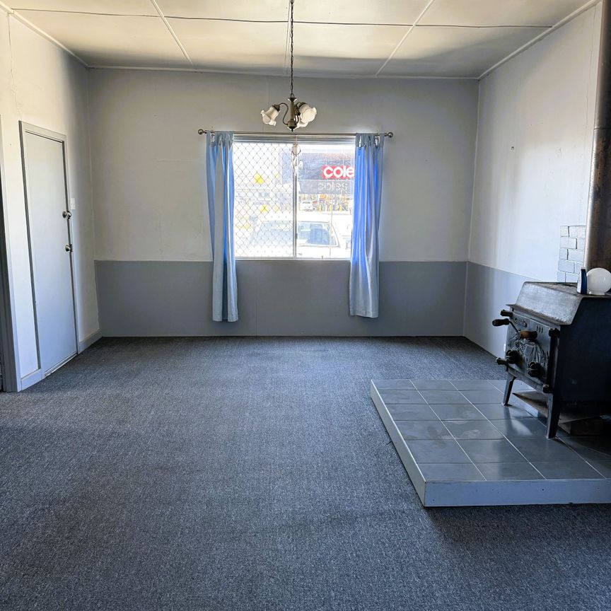 QUAINT HOME IN A CENTRAL LOCATION - Photo 1