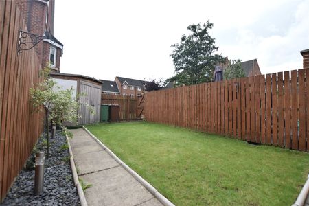 4, Pavilion Gardens, Farsley, Pudsey, West Yorkshire, LS28 5ZG - Photo 4