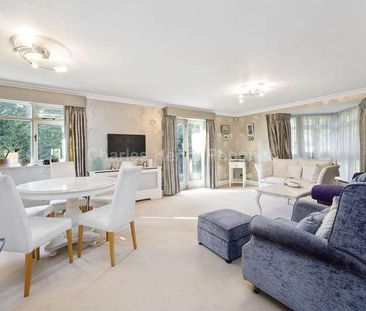 Riverside Gardens, Finchley, N3 - Photo 1