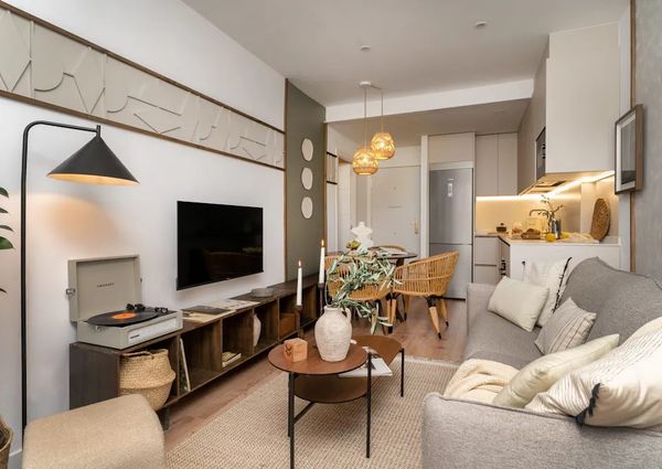 Calle de Agustina de Aragón, Madrid, Community of Madrid 28006