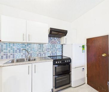 1 bedroom semi-detached house to rent - Photo 5