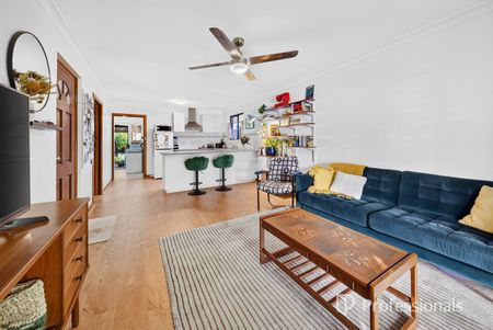 Duplex in Convenient Location! - Photo 2