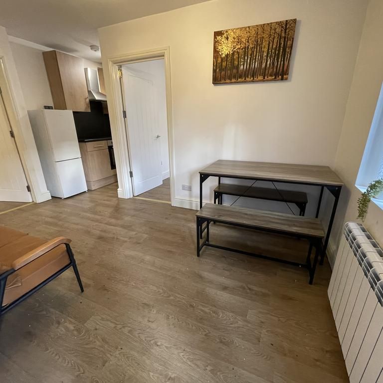 2 bedroom flat to rent - Photo 1