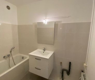 Location Appartement 1 pièce 31m² NICE 06200 - Photo 4