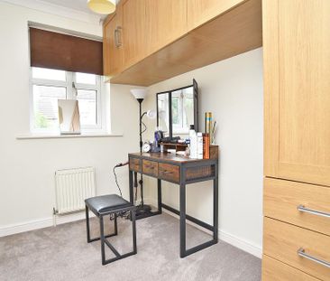 4 bedroom semi-detached house to rent - Photo 3