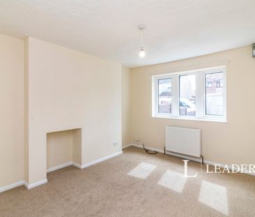 3 bedroom house to rent The Avenue, Lowestoft, Suffolk, NR33 - Photo 1