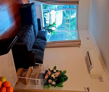 Bentleigh East - Photo 2