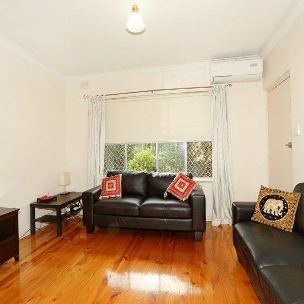 Immaculate single storey unit - Photo 1