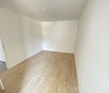 Location Appartement 3 pièces 69m² - Photo 3