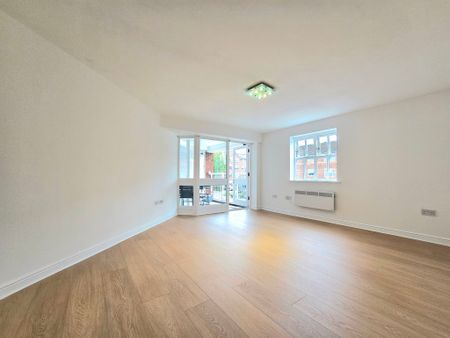 2 Bedroom Apartment, Macmillan Way, London - Photo 2