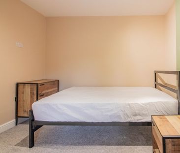 1 Bedroom - Photo 2