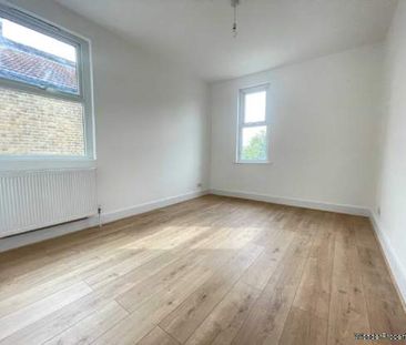 3 bedroom property to rent in London - Photo 6