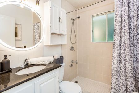 For Lease - 411 Maplehurst Avenue, Oakville, Ontario - Photo 5