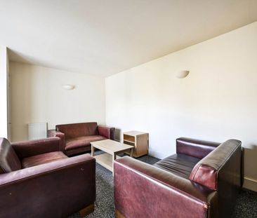 Room in a Shared Flat, Robinson Road, SW17 - Photo 4