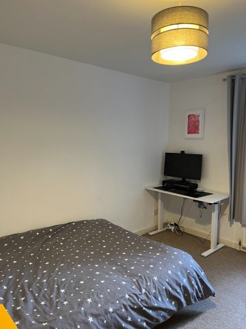 2 Bed Flat, Halley Gardens, SE13 - Photo 2