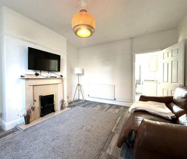 2 bedroom semi-detached house to rent - Photo 5