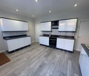 3 bedroom terraced house to rent - Photo 5