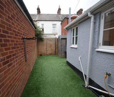 2 bedroom terraced house to rent - Photo 1