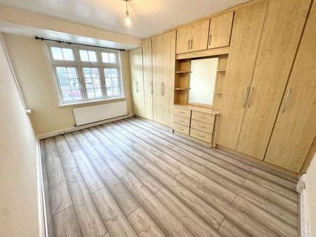 Great South West Road, Hounslow, TW4 - Photo 4