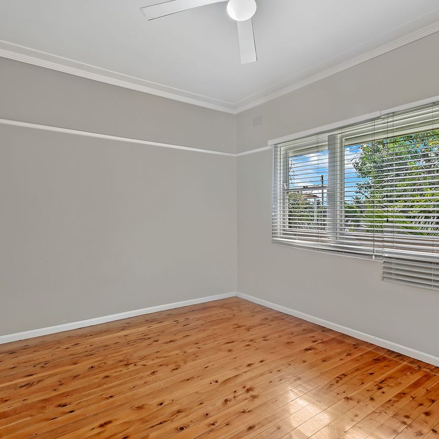 24 Eggleton Street, 2148, Blacktown Nsw - Photo 1