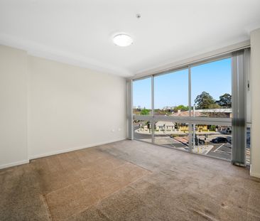 Light Filled 2 Bedroom Unit - Photo 1