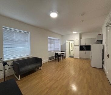 Burnside Road, Chadwell heath, RM8 1XD, Property for rent - Photo 3