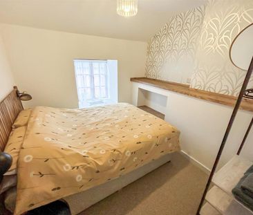2 bedroom semi-detached house to rent - Photo 5