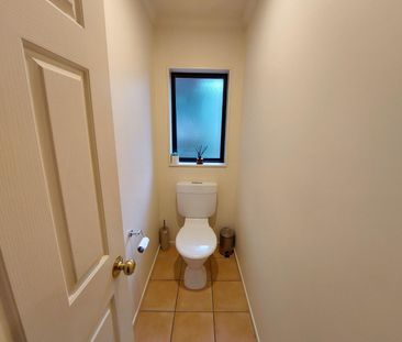 Easy Maintenance Family Home - Photo 6