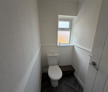 3 Bedroom End Terraced House To Rent - Photo 3