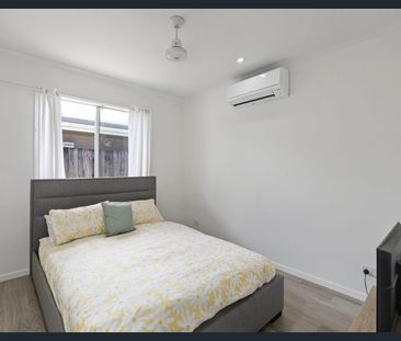 Charming, Low-Maintenance Family Home in a Prime Location - Photo 5