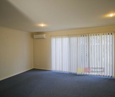 NEAT AS A PIN! - Photo 2