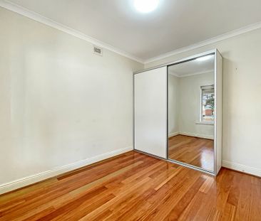 Charming 2 Bedroom Home ! - Photo 5