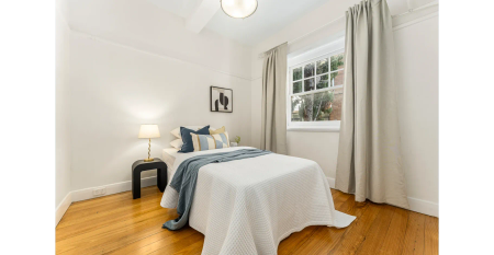 Spacious Art Deco Apartment In Prime St Kilda with Parking - Photo 2