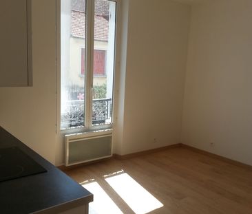 Location Appartement 2 pièces 29m² ST MAUR DES FOSSES 94100 - Photo 1