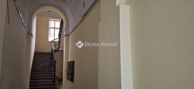 Kiadó újszerű állapotú lakás - Budapest VI. kerület - Photo 1
