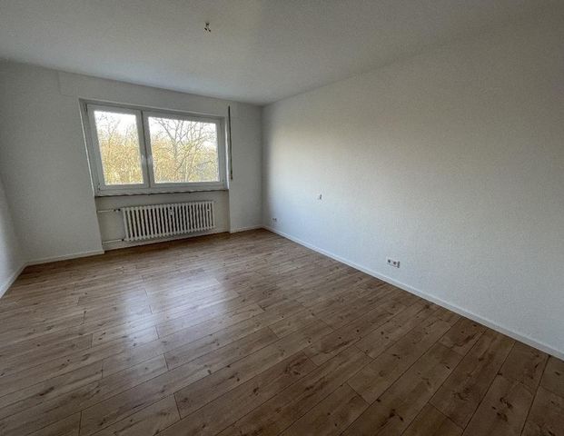 Sanierte 3 Zimmerwohnung am Hanielpark in Düsseldorf-Düsseltal - Foto 1