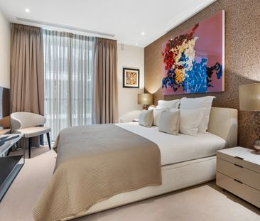 Exceptional four-bedroom townhouse in Knightsbridge - Photo 6