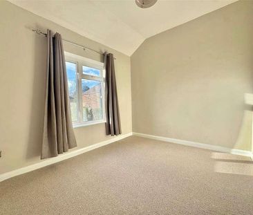 Upper Weybourne Lane, Farnham, Surrey, GU9 - Photo 4